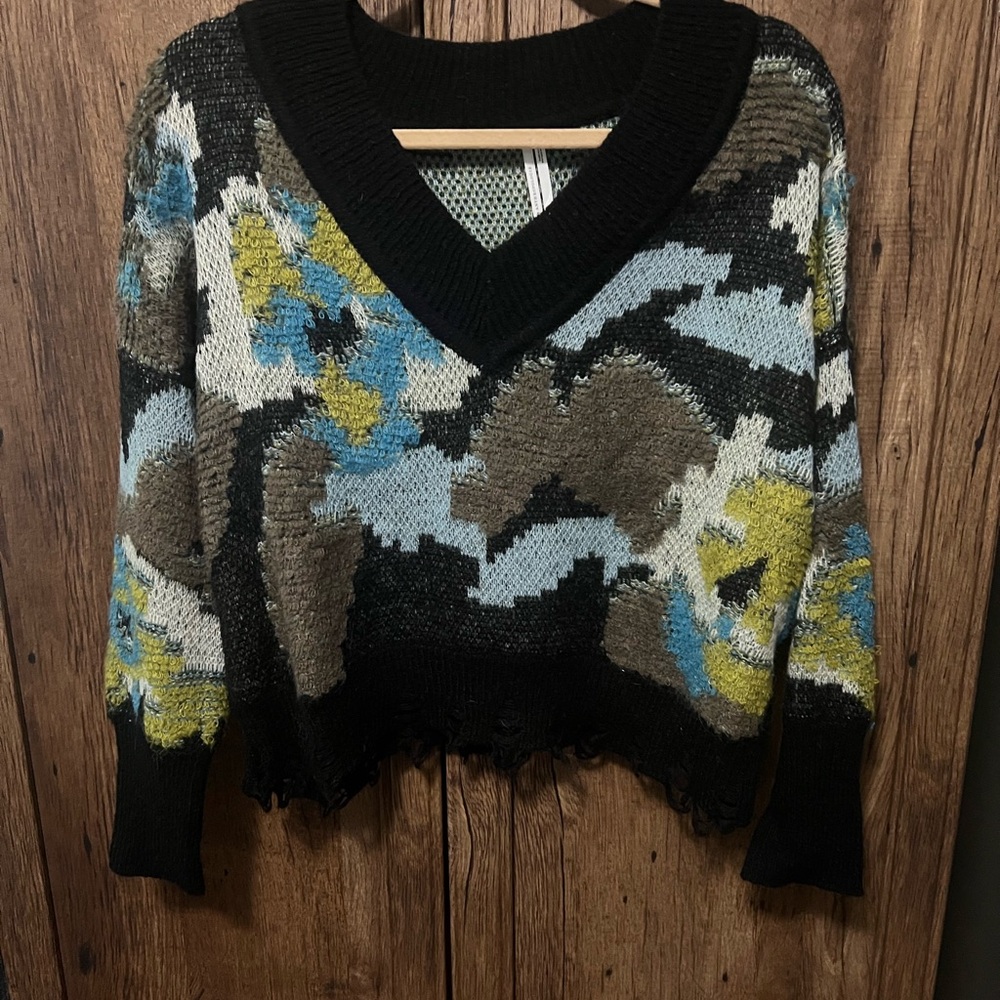 Anthropologie Abstract V-Neck Women's Sweater